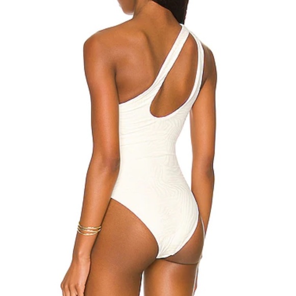 L*Space Phoebe One Piece Classic - Picture 5 of 16